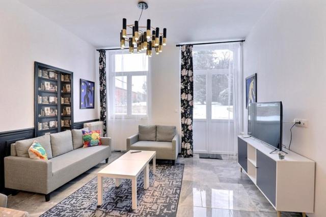 Fenelon Apartment *